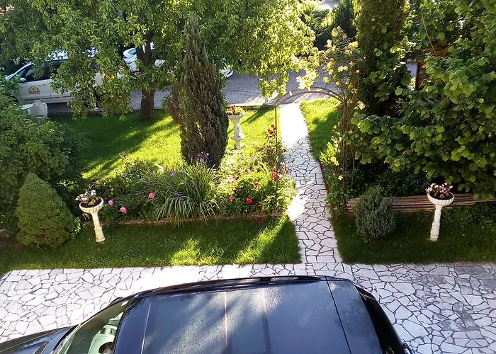Πανσιόν Automotodrom Grobnik - And Skejic 3*